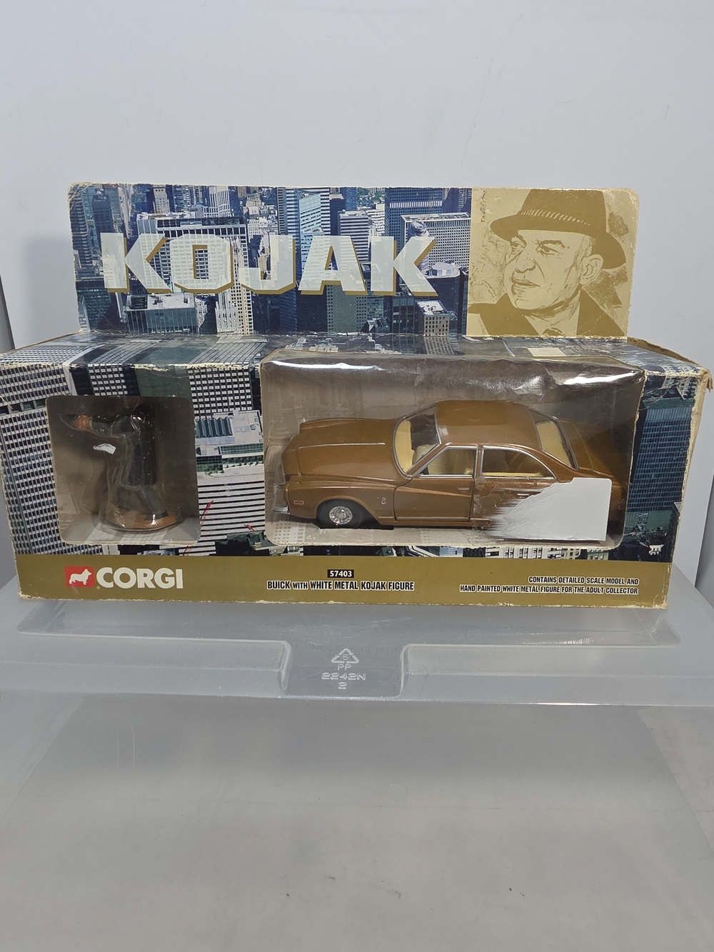 Corgi Originals Kojak Buick Regal Kojak Metal Figure 1:43 Diecast #57403 NIB (UR
